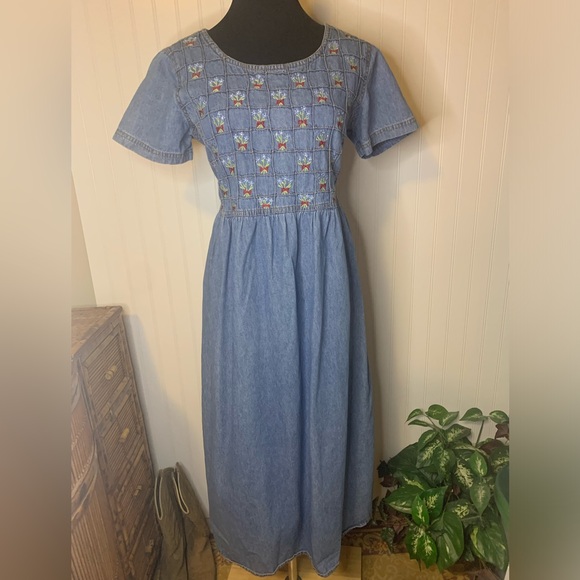 Vintage Women's M 90's Denim Blue Jean Maxi Dress Floral Embroidery Cottagecore - Picture 1 of 14